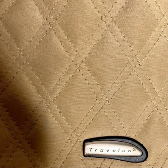 Vintage Travelon Beige Quilted Weekender/Carry On Bag - 13" w x 8" d x 14.5”h - Picture 4 of 11